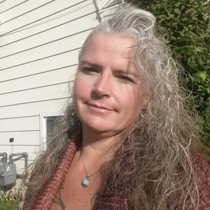 Meet your Posher, Connie